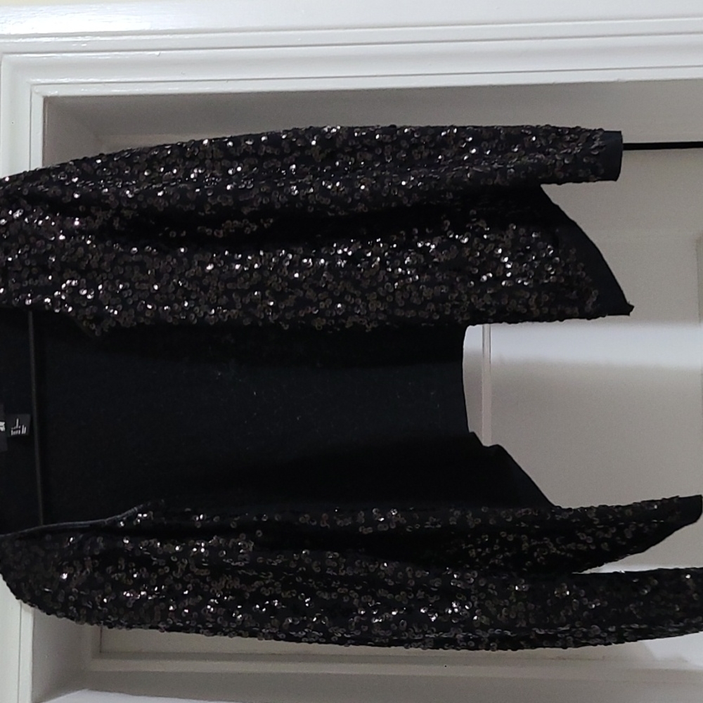 H&M LARGE sequin black long-sleeve top